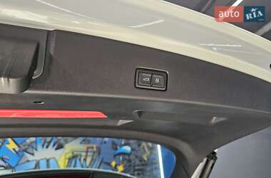 Позашляховик / Кросовер Audi Q4 e-tron 2025 в 