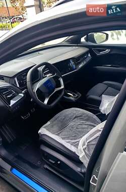 Позашляховик / Кросовер Audi Q4 e-tron 2025 в 
