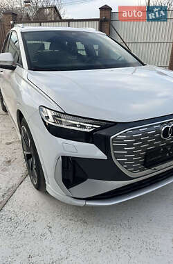 Позашляховик / Кросовер Audi Q4 e-tron 2022 в Дніпрі