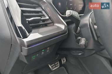 Позашляховик / Кросовер Audi Q4 e-tron 2023 в 