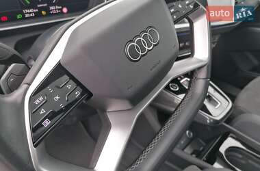 Позашляховик / Кросовер Audi Q4 e-tron 2023 в 