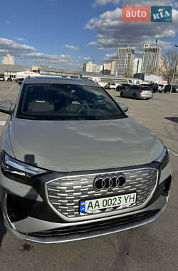 Внедорожник / Кроссовер Audi Q4 e-tron 2023 в 