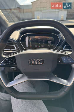 Внедорожник / Кроссовер Audi Q4 e-tron 2023 в 