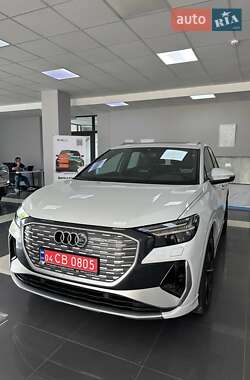 Внедорожник / Кроссовер Audi Q4 e-tron 2023 в 