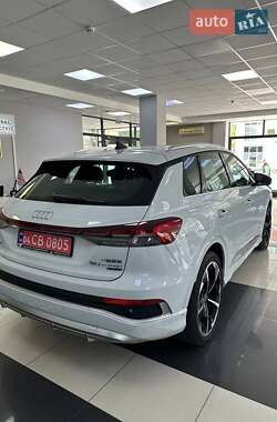 Внедорожник / Кроссовер Audi Q4 e-tron 2023 в 