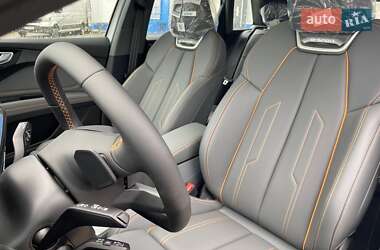 Позашляховик / Кросовер Audi Q4 e-tron 2025 в 
