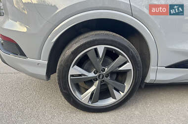 Внедорожник / Кроссовер Audi Q4 e-tron 2023 в 