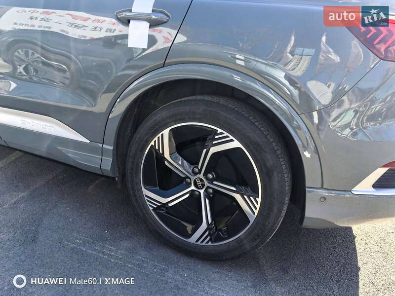 Внедорожник / Кроссовер Audi Q4 e-tron 2023 в Ивано-Франковске