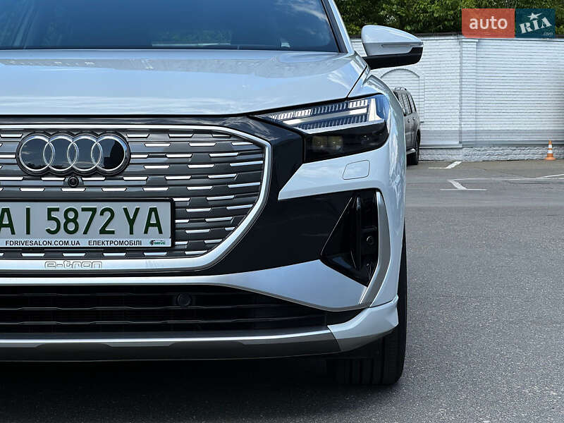 Внедорожник / Кроссовер Audi Q4 e-tron 2023 в 