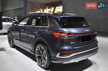 Внедорожник / Кроссовер Audi Q4 e-tron 2023 в 