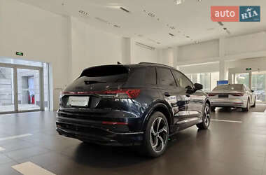 Внедорожник / Кроссовер Audi Q4 e-tron 2023 в 