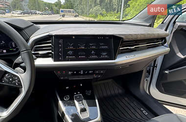 Внедорожник / Кроссовер Audi Q4 e-tron 2024 в 