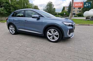Позашляховик / Кросовер Audi Q4 e-tron 2023 в 