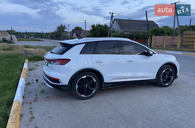 Внедорожник / Кроссовер Audi Q4 e-tron 2021 в 
