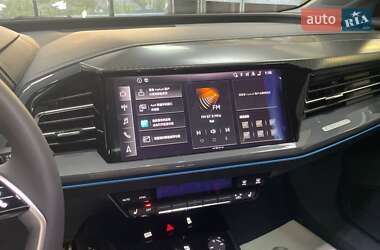 Внедорожник / Кроссовер Audi Q4 e-tron 2025 в 