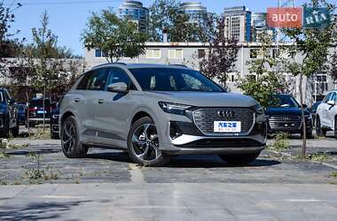 Внедорожник / Кроссовер Audi Q4 e-tron 2025 в 