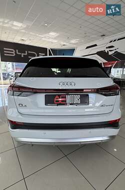 Внедорожник / Кроссовер Audi Q4 e-tron 2022 в 