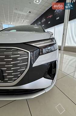 Внедорожник / Кроссовер Audi Q4 e-tron 2022 в 