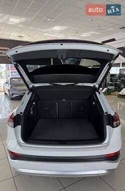 Внедорожник / Кроссовер Audi Q4 e-tron 2022 в 