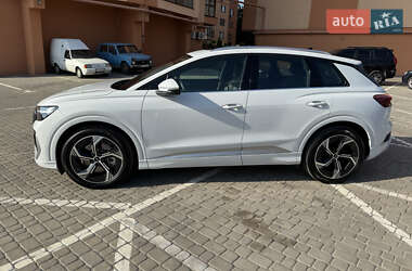 Внедорожник / Кроссовер Audi Q4 e-tron 2023 в 