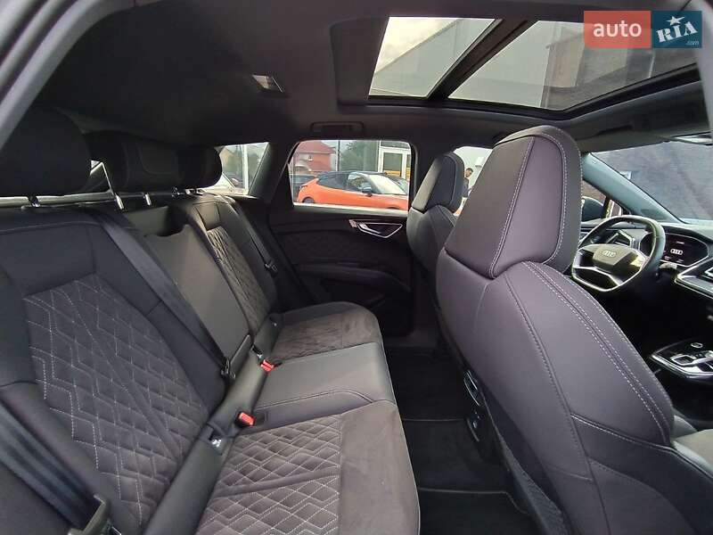 Позашляховик / Кросовер Audi Q4 e-tron 2023 в Києві