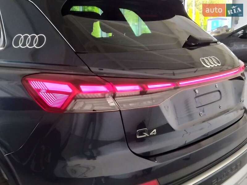 Позашляховик / Кросовер Audi Q4 e-tron 2023 в Києві