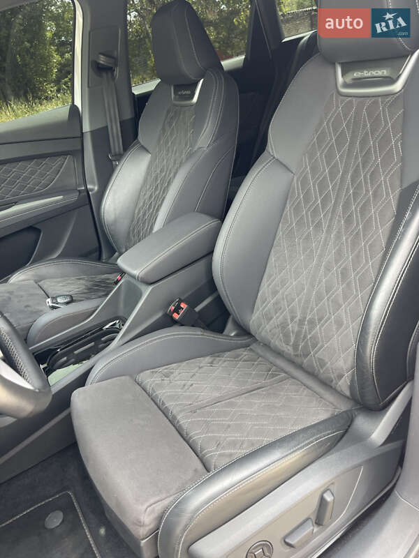Внедорожник / Кроссовер Audi Q4 e-tron 2022 в Днепре фото 15 Внедорожник / Кроссовер Audi Q4 e-tron 2022 в Днепре