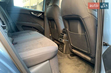 Внедорожник / Кроссовер Audi Q4 e-tron 2023 в 
