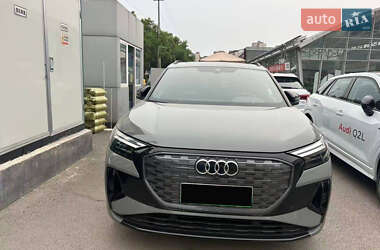 Внедорожник / Кроссовер Audi Q4 e-tron 2023 в 