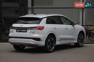 Внедорожник / Кроссовер Audi Q4 e-tron 2023 в 