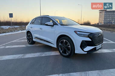 Внедорожник / Кроссовер Audi Q4 e-tron 2023 в 