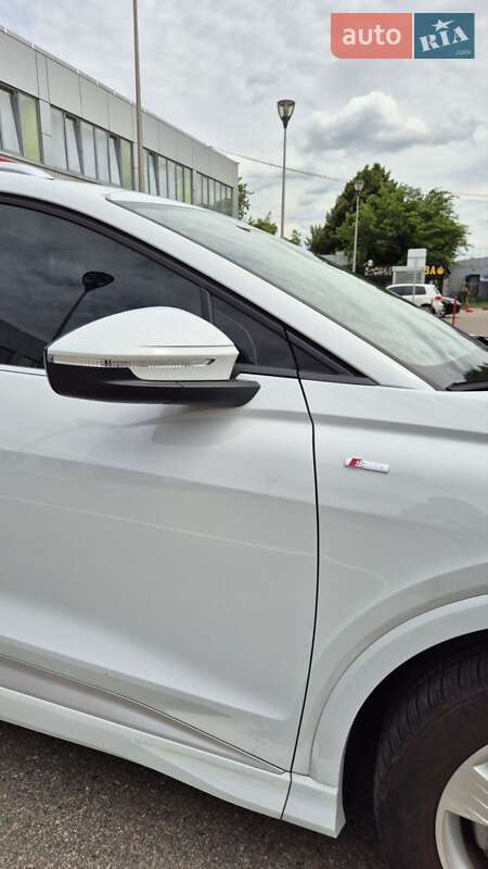 Внедорожник / Кроссовер Audi Q4 e-tron 2023 в Белой Церкви