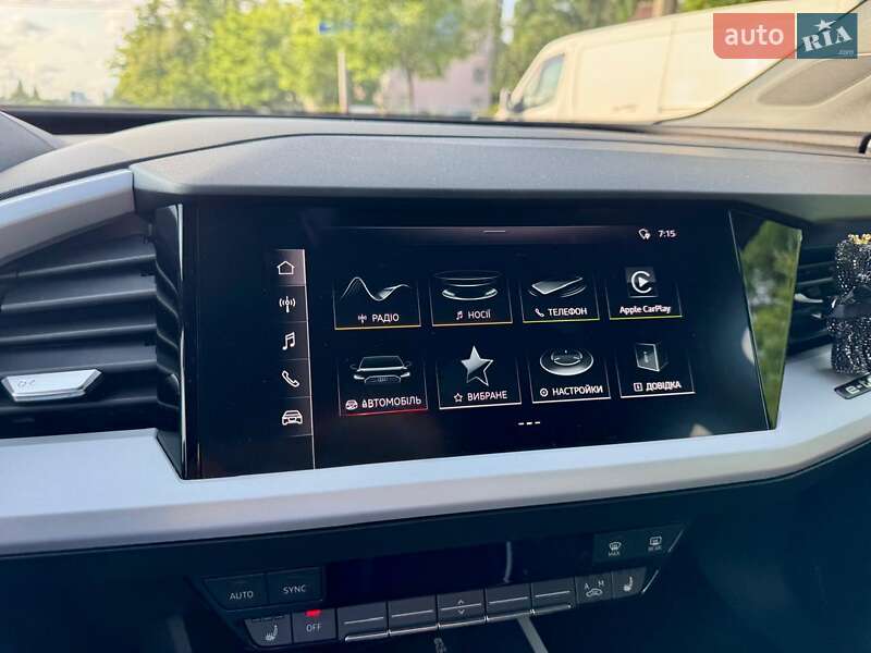 Позашляховик / Кросовер Audi Q4 e-tron 2022 в Києві