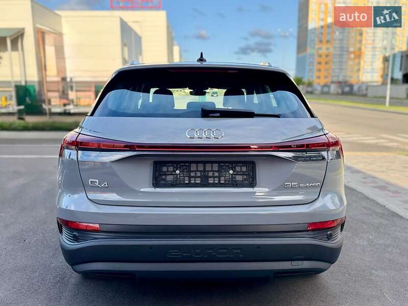 Позашляховик / Кросовер Audi Q4 e-tron 2022 в Києві