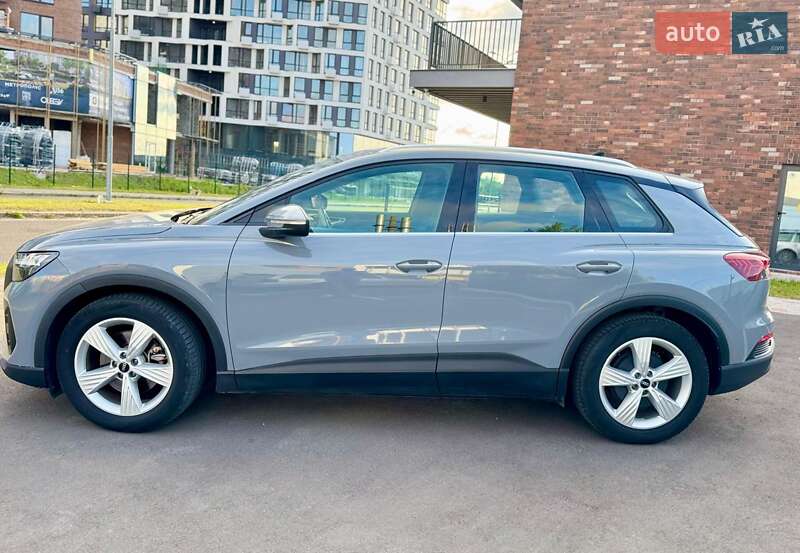 Позашляховик / Кросовер Audi Q4 e-tron 2022 в Києві