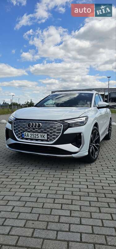 Внедорожник / Кроссовер Audi Q4 e-tron 2022 в Львове