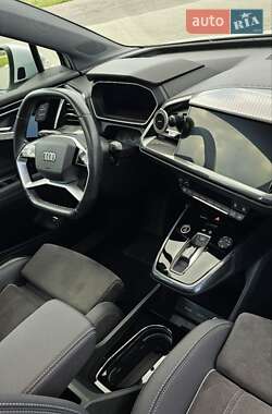 Внедорожник / Кроссовер Audi Q4 e-tron 2022 в 