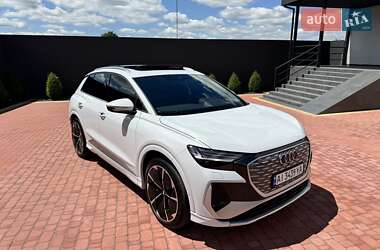Позашляховик / Кросовер Audi Q4 e-tron 2022 в 