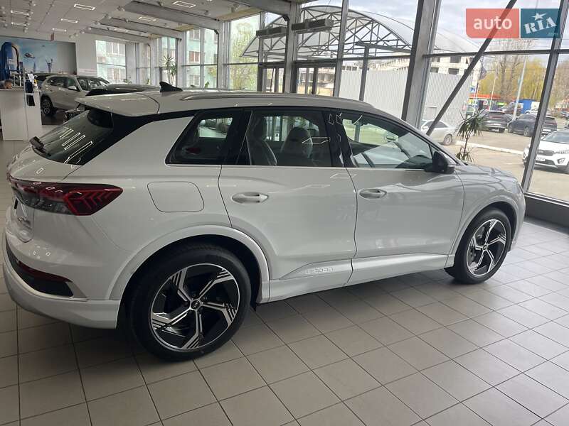 Позашляховик / Кросовер Audi Q4 e-tron 2025 в Львові