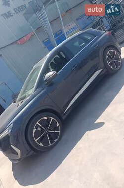Позашляховик / Кросовер Audi Q4 e-tron 2023 в 