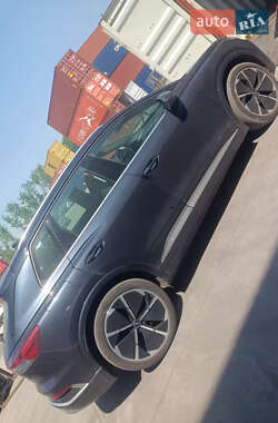 Позашляховик / Кросовер Audi Q4 e-tron 2023 в 