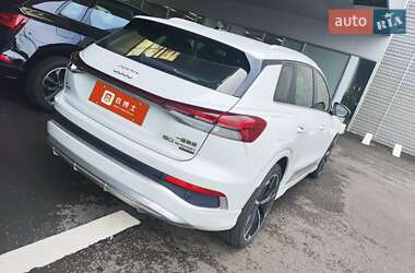 Внедорожник / Кроссовер Audi Q4 e-tron 2023 в 