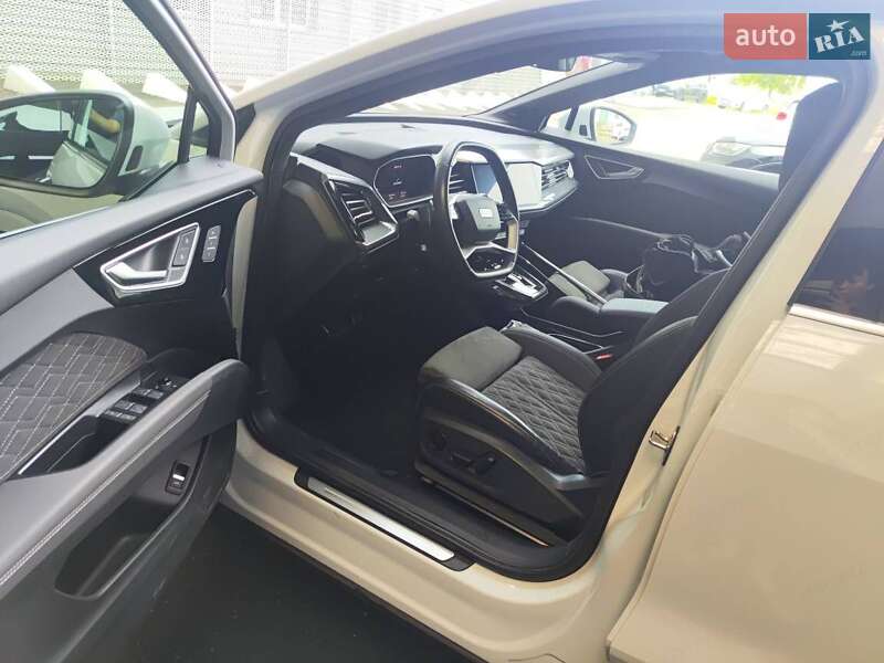 Внедорожник / Кроссовер Audi Q4 e-tron 2023 в Киеве