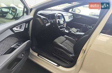 Внедорожник / Кроссовер Audi Q4 e-tron 2023 в 