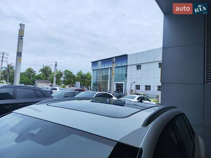 Внедорожник / Кроссовер Audi Q4 e-tron 2023 в Киеве