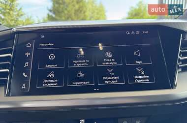 Позашляховик / Кросовер Audi Q4 e-tron 2022 в 