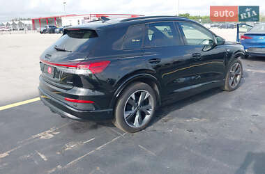 Позашляховик / Кросовер Audi Q4 e-tron 2024 в 