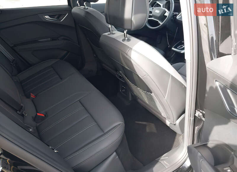 Внедорожник / Кроссовер Audi Q4 e-tron 2024 в Тернополе