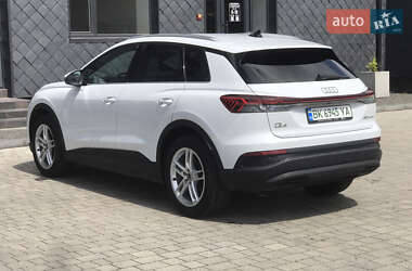 Внедорожник / Кроссовер Audi Q4 e-tron 2023 в 