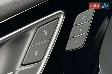 Позашляховик / Кросовер Audi Q4 e-tron 2025 в 